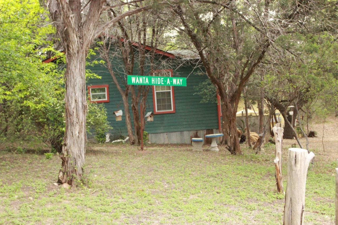 The Victorian Cottage At Creekside Camp & Cabins Marble Falls Exterior foto